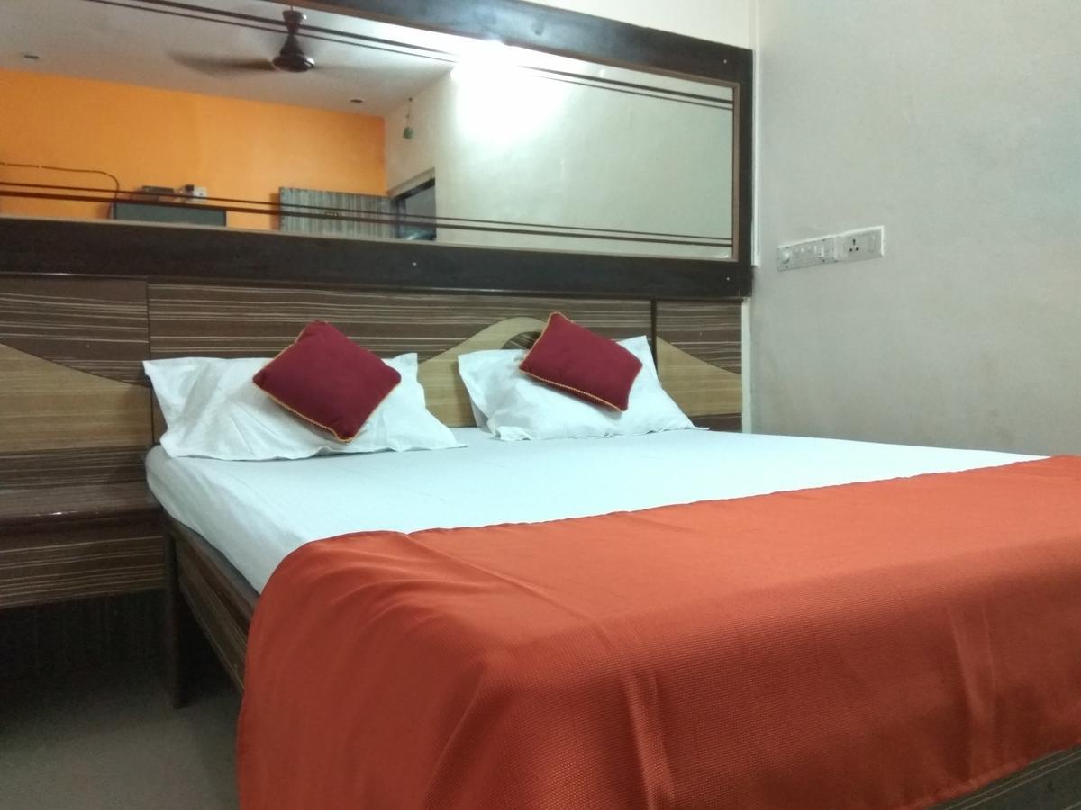 Hotel Shiva Panvel Εξωτερικό φωτογραφία